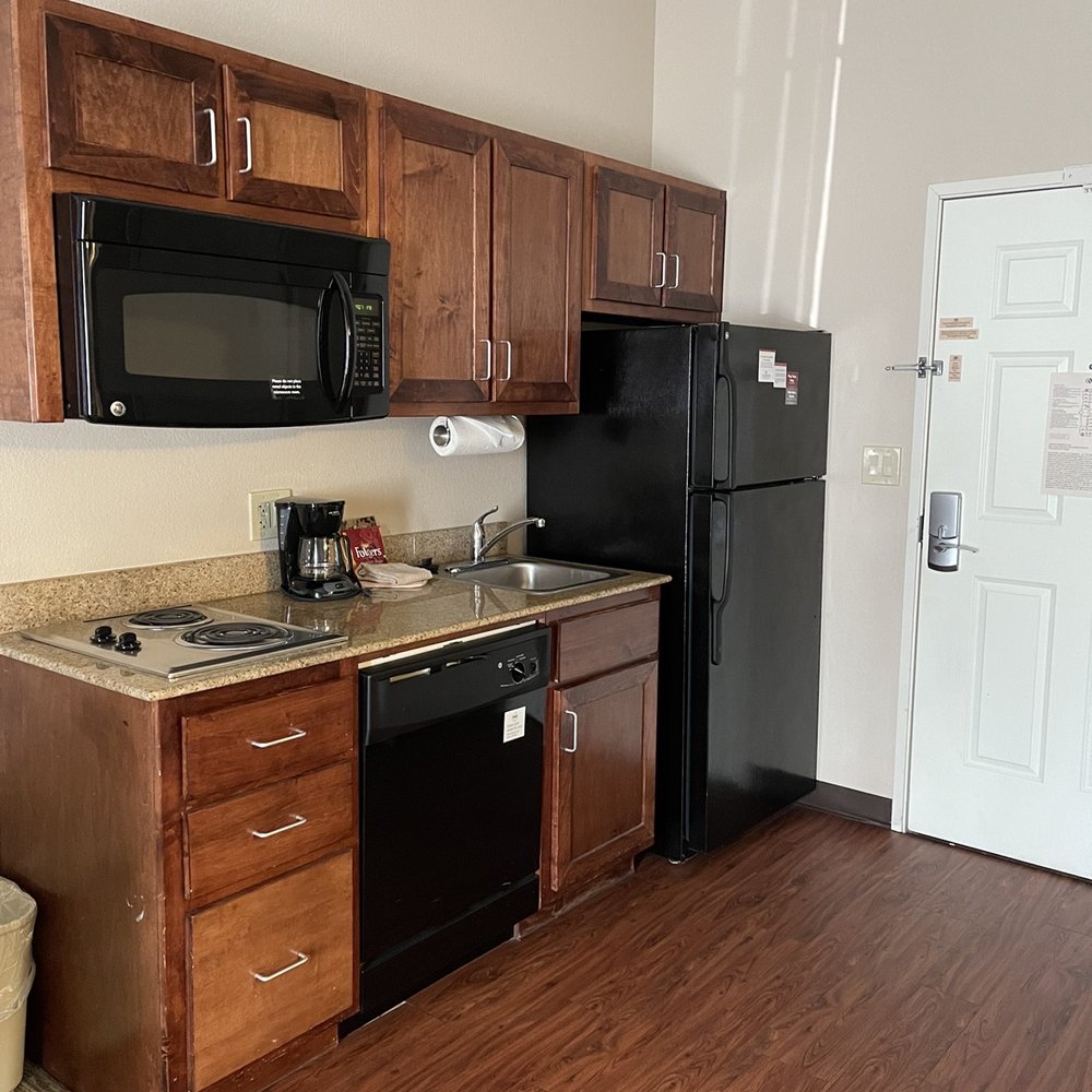 Candlewood Suites Texarkana - Stocked kitchen - Hotels Near Me - Texarkana, Texas Candlewood Suites Texarkana - Stocked kitchen - Hotels Near Me - Texarkana, Texas