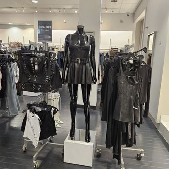 Fashion Nova - Dresses - Women's Clothing Near Me - Burbank, California Fashion Nova - Dresses - Women's Clothing Near Me - Burbank, California