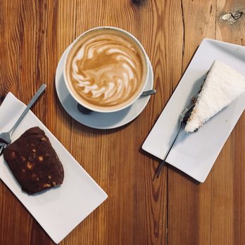 Bravo Bravko Kuchenwerkstatt - Kuchen: Kalter Hund, Carrot Cake (non-vegan) - Cafes Near Me - Berlin, BE Bravo Bravko Kuchenwerkstatt - Kuchen: Kalter Hund, Carrot Cake (non-vegan) - Cafes Near Me - Berlin, BE