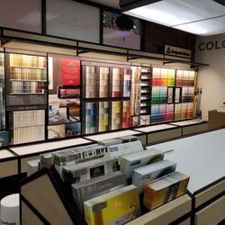 Dicks Color Center - Interior