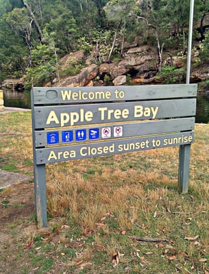 Ku-ring-gai Chase National Park by null