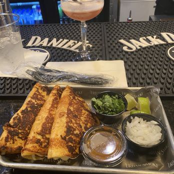 Urban Smoke - Brisket tacos are bomb - Cigar Bars Near Me - Houston, Texas Urban Smoke - Brisket tacos are bomb - Cigar Bars Near Me - Houston, Texas