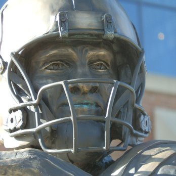 Peyton Manning Statue - Peyton Manning statue by Ryan Feeney 2017 - Public Art Near Me - Indianapolis, Indiana Peyton Manning Statue - Peyton Manning statue by Ryan Feeney 2017 - Public Art Near Me - Indianapolis, Indiana