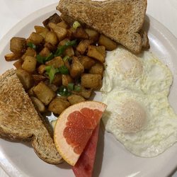 Allô! Mon Coco - This is not scrambled eggs . The potatoes were soggy and cold