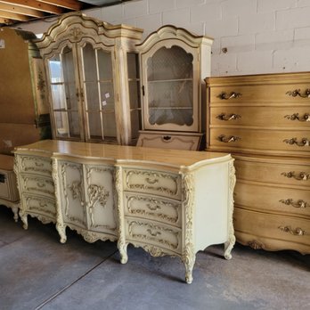Pro Packers - Go with the Pros and trust Pro Packers to get your furniture where it needs to go! - Movers Near Me - Arona , Pennsylvania