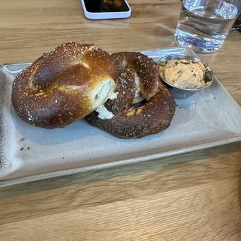 101 Craft Kitchen - Pretzel - New American Near Me - Carmel, Indiana