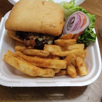 Wolfs Head Restaurant & Bar - Burger and fries-great! - American Near Me - Indian Head Park, Illinois