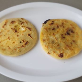 Pupuseria Marelyn - Squash pupusa and pork and cheese pupusa - Barbeque Near Me - Chattanooga, Tennessee Pupuseria Marelyn - Squash pupusa and pork and cheese pupusa - Barbeque Near Me - Chattanooga, Tennessee