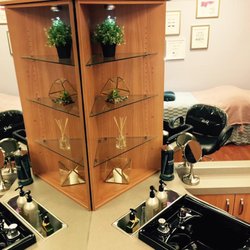 Heshi's Beauty Bar