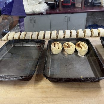 Old West Cinnamon Rolls - Bakeries Near Me - Pismo Beach, California Old West Cinnamon Rolls - Bakeries Near Me - Pismo Beach, California