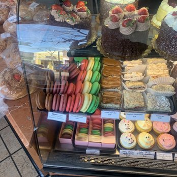 Astoria Pastry Shop - Bakeries Near Me - Royal Oak, Michigan