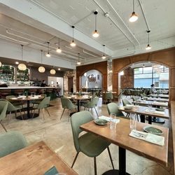 Spoke and Ivy - Dining room