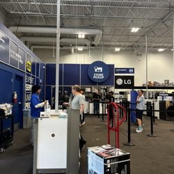 Best Buy Santa Maria - Inside