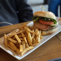 Deer Lodge - Delicious burger
