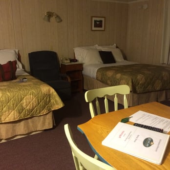Seascape Motel & Cottages - Cottage 14 beds and kitchen table - Hotels Near Me - Belfast, Maine Seascape Motel & Cottages - Cottage 14 beds and kitchen table - Hotels Near Me - Belfast, Maine