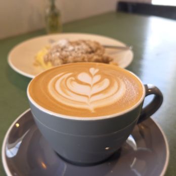 Junction Roastery - Vanilla latte and coffee cake - Coffee Roasteries Near Me - Redmond, Oregon