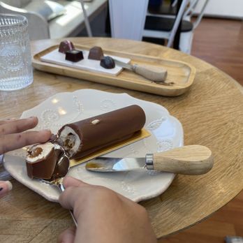 Fleur Sauvage Chocolates - Snickers bar cake, tastes like the real thing - Chocolatiers & Shops Near Me - Windsor, California Fleur Sauvage Chocolates - Snickers bar cake, tastes like the real thing - Chocolatiers & Shops Near Me - Windsor, California