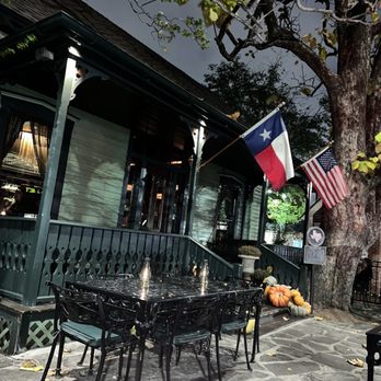 BOWEN HOUSE - 385 Photos & 391 Reviews - 2614 Boll St, Dallas, Texas