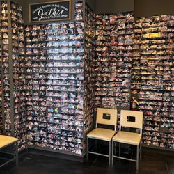 Yen Teppanyaki & Sushi Steakhouse - Entrance wall