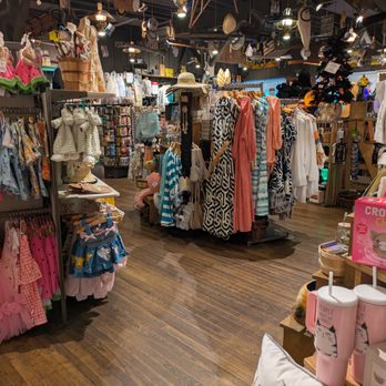 Cracker Barrel Old Country Store - Cracker Barrel, Johnson City - Breakfast & Brunch Near Me - Johnson City, Tennessee