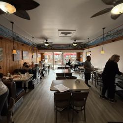Encinitas Cafe - Interior
