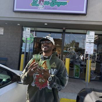 Dope Sugar - Eric Bellinger's Trophy Smoke drop at Dope Sugar!! - Cannabis Dispensaries Near Me - Los Angeles, California Dope Sugar - Eric Bellinger's Trophy Smoke drop at Dope Sugar!! - Cannabis Dispensaries Near Me - Los Angeles, California