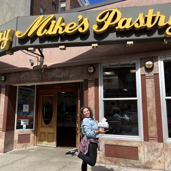 Mike's Pastry - Bakeries Near Me - Boston, Massachusetts