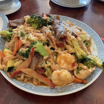 Sunny Garden Restaurant - Shrimp pad Thai - Chinese Near Me - Folsom, California Sunny Garden Restaurant - Shrimp pad Thai - Chinese Near Me - Folsom, California