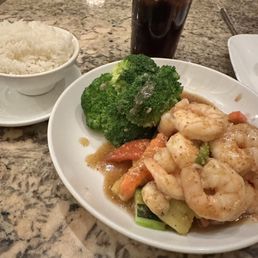 Garlic and black pepper with shrimp. Very tasty, everything was fresh. Loved the sauce. Garlic and black pepper with shrimp. Very tasty, everything was fresh. Loved the sauce.