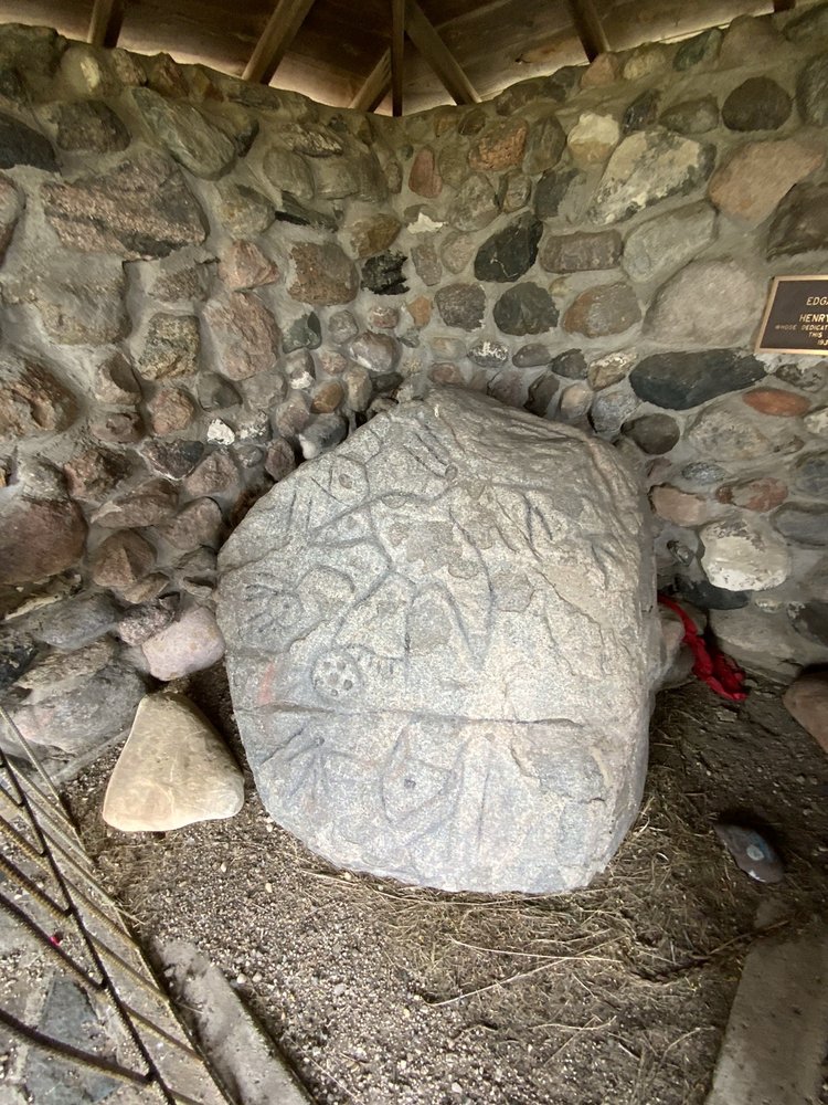 WRITING ROCK STATE HISTORIC SITE Grenora, North Dakota Landmarks