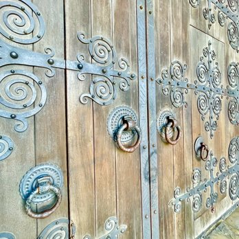 Sé de Lisboa - Beautiful doors - Churches Near Me - Lisbon, 11 Sé de Lisboa - Beautiful doors - Churches Near Me - Lisbon, 11