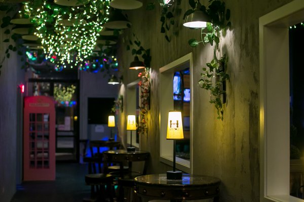 Theme House restaurant & karaoke by null