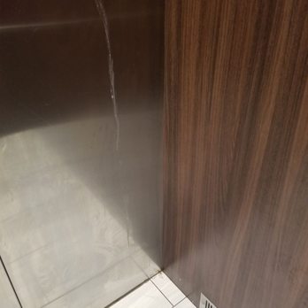 La Quinta by Wyndham West Monroe - Dirty elevator that smelled awful. - Hotels Near Me - West Monroe, Louisiana La Quinta by Wyndham West Monroe - Dirty elevator that smelled awful. - Hotels Near Me - West Monroe, Louisiana