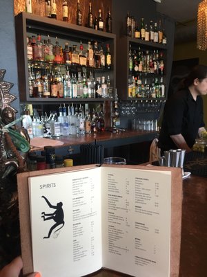 Henni's Kitchen & Bar by null
