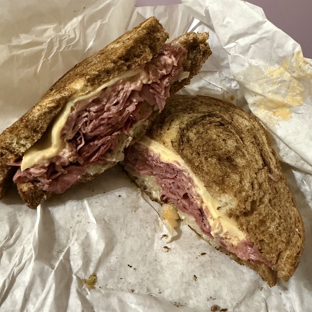 Weinberger's Deli - Weinberger Reuben - Delis Near Me - Grapevine, Texas