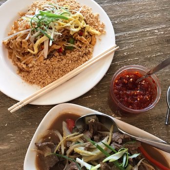 Sisters Thai - Chicken pad Thai - Thai Near Me - Fairfax, Virginia Sisters Thai - Chicken pad Thai - Thai Near Me - Fairfax, Virginia