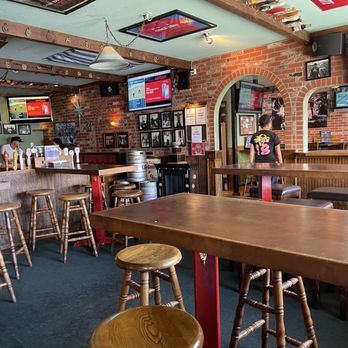 Latitude 32 Pub & Grill - Dining area - Pubs Near Me - San Diego, California Latitude 32 Pub & Grill - Dining area - Pubs Near Me - San Diego, California