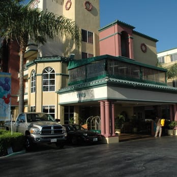 Peacock Suites - Hotels Near Me - Anaheim, California
