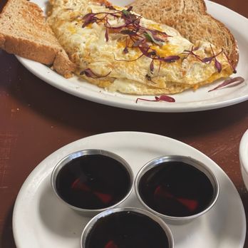 Blue Mahoe Breakfast & Lunch - Bacon omelette with wheat toast - Breakfast & Brunch Near Me - Destin, Florida Blue Mahoe Breakfast & Lunch - Bacon omelette with wheat toast - Breakfast & Brunch Near Me - Destin, Florida