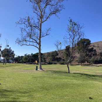 Arroyo Verde Park - Grass area by the front - Hiking Near Me - Ventura, California Arroyo Verde Park - Grass area by the front - Hiking Near Me - Ventura, California