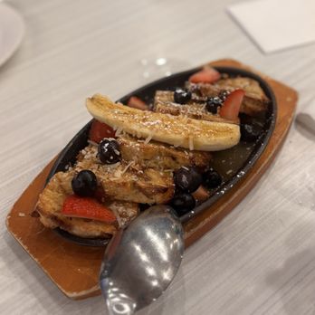 Moani Island Bistro & Bar - Sweet Bread Pudding - Bars Near Me - Kapolei, Hawaii