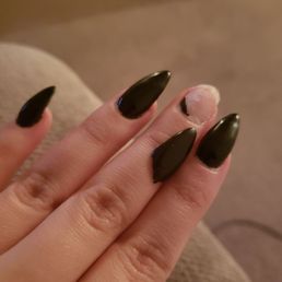 Broken nail after three days