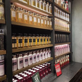 BATH & BODY WORKS - Updated January 2026 - 7409 S Olympia Ave W