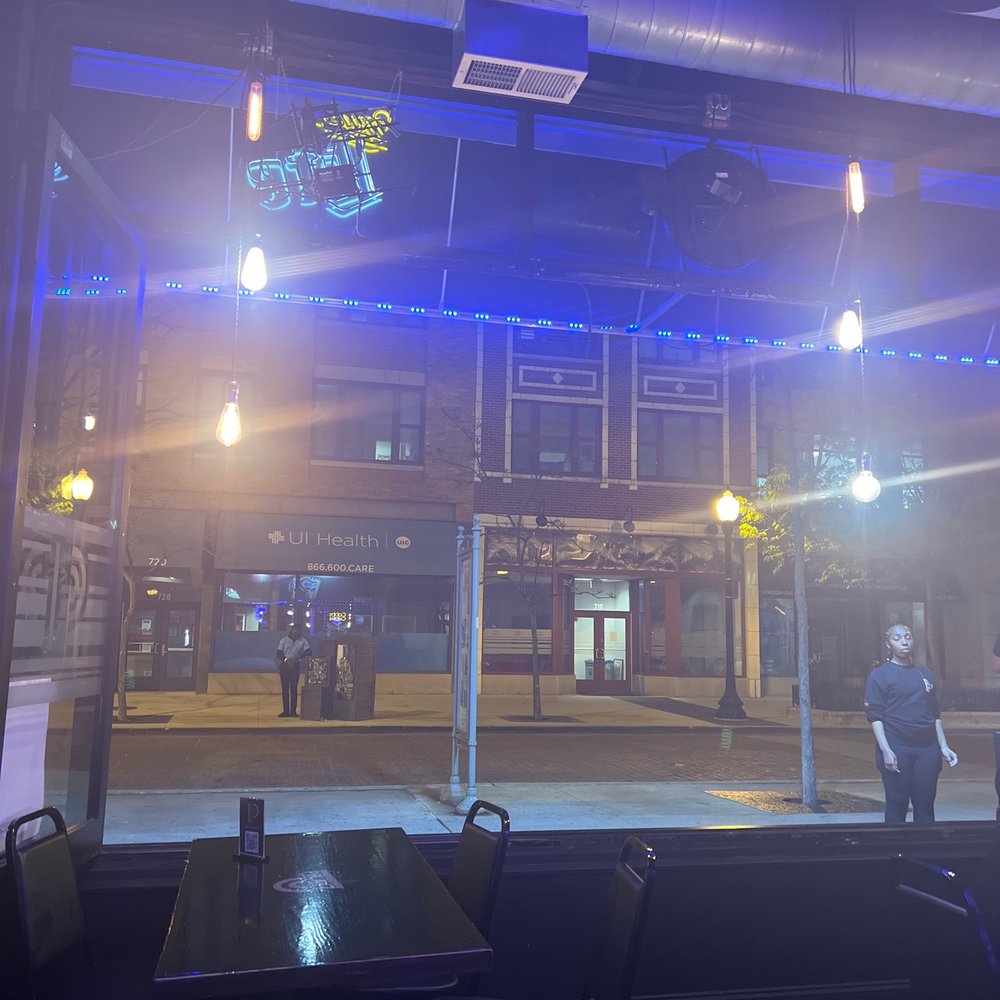 Phlavz - Outside - Sports Bars Near Me - Chicago, Illinois