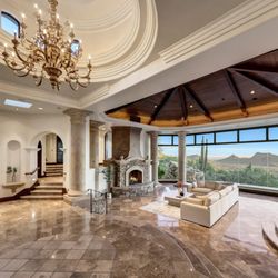 Lisa Roberts - Russ Lyon Sotheby's International Realty