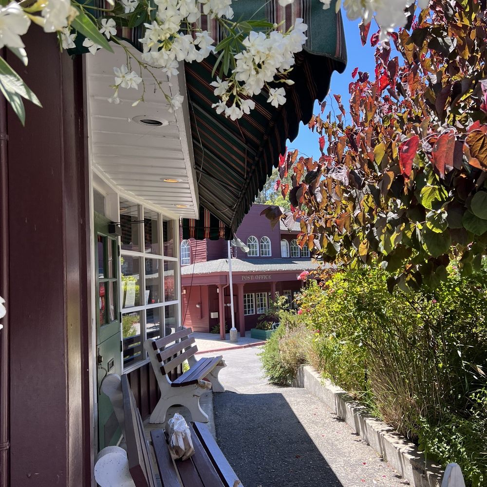 Firehouse Bistro - Outside view - French Near Me - Woodside, California