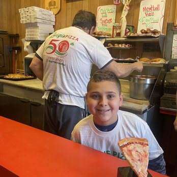 Luigi's Pizza - Perfect pizza Pie Punchdown champion trophy - Pizza Near Me - Brooklyn, New York Luigi's Pizza - Perfect pizza Pie Punchdown champion trophy - Pizza Near Me - Brooklyn, New York