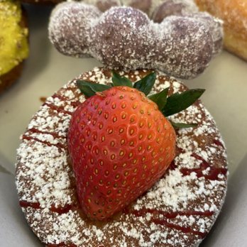 Friendly Donuts - Strawberry cream-filled dossant - Donuts Near Me - Orange, California