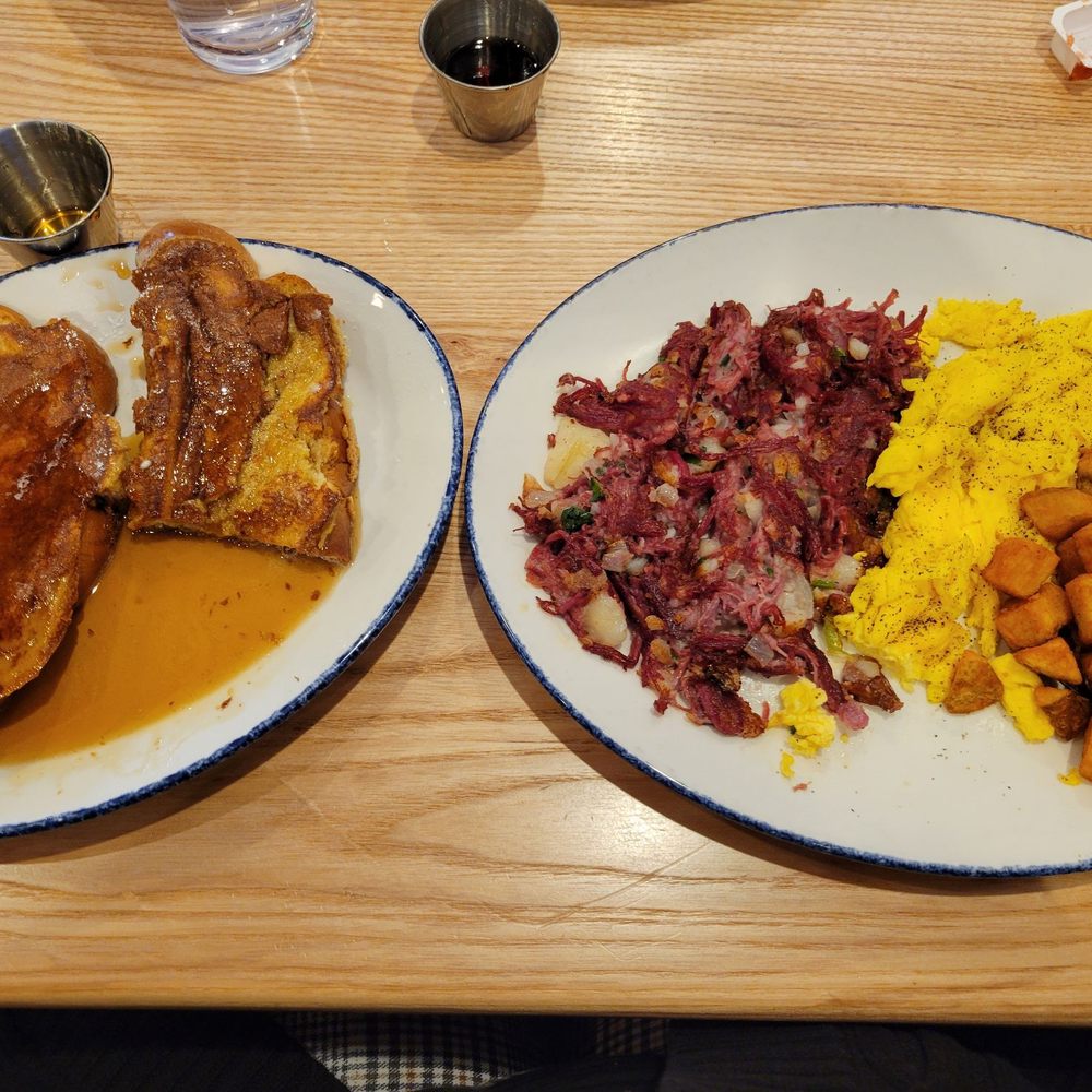 Miam Breakfast House - Combo of the day with corned beef hash, scrambled eggs, home fries and French toast. - Breakfast & Brunch Near Me - High Point, North Carolina