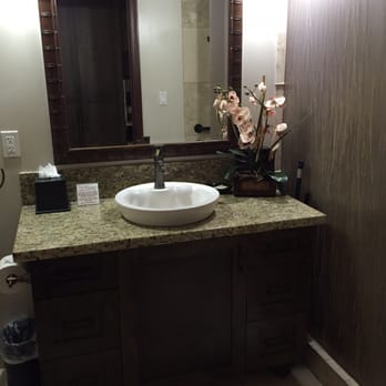 The Mauian - Bathroom - Hotels Near Me - Lahaina, Hawaii The Mauian - Bathroom - Hotels Near Me - Lahaina, Hawaii